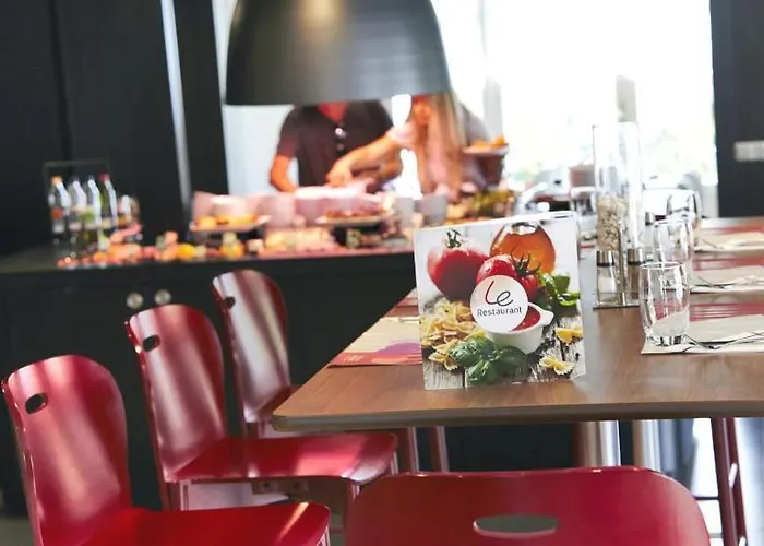 Campanile Nord - Forum Melies Hotell Tours